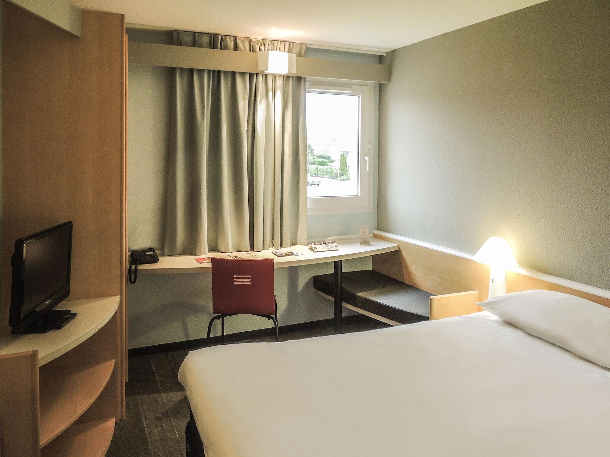 Ibis Dieppe Le Val Druel Екстериор снимка