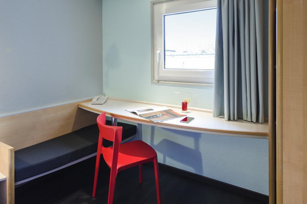 Ibis Dieppe Le Val Druel Екстериор снимка